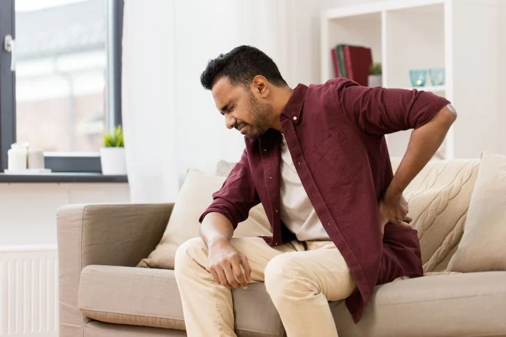 به جلو خم شدن از علائم هشدار دهنده تنگی کانال نخاع
