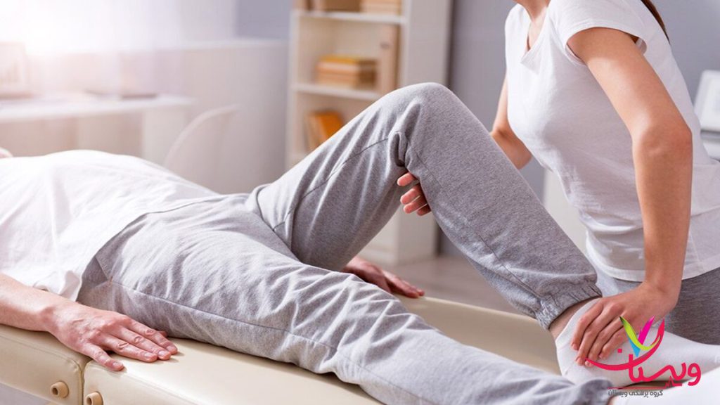 بازتوانی زانو با تکنیکهای حرکتی انجام تمرینات حرکتی برای بهبود عملکرد زانو با نظارت متخصص