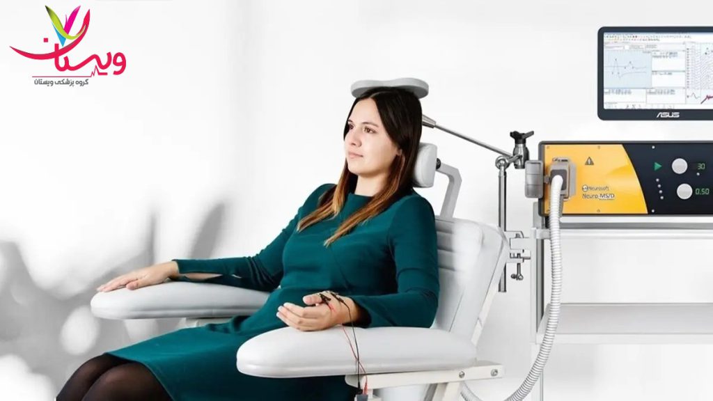 بیمار در حال دریافت درمان آر تی ام اس در کلینیک تخصصی