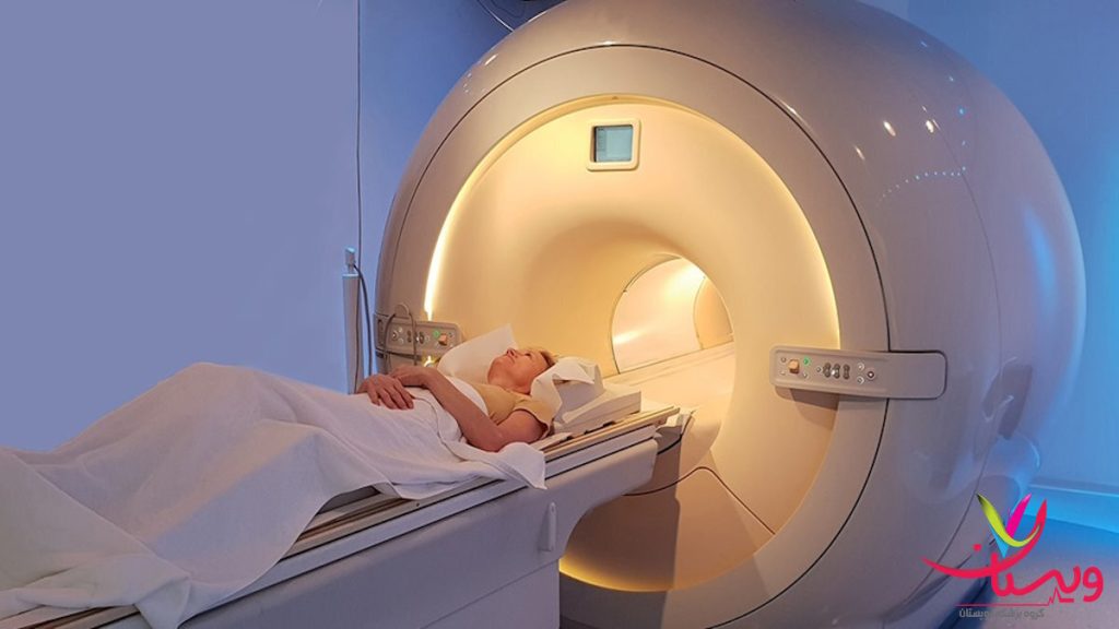 آغاز تصویربرداری سی تی آنژیو در فضای آرام ورود بیمار به تونل دستگاه سی تی اسکن در محیطی آرام