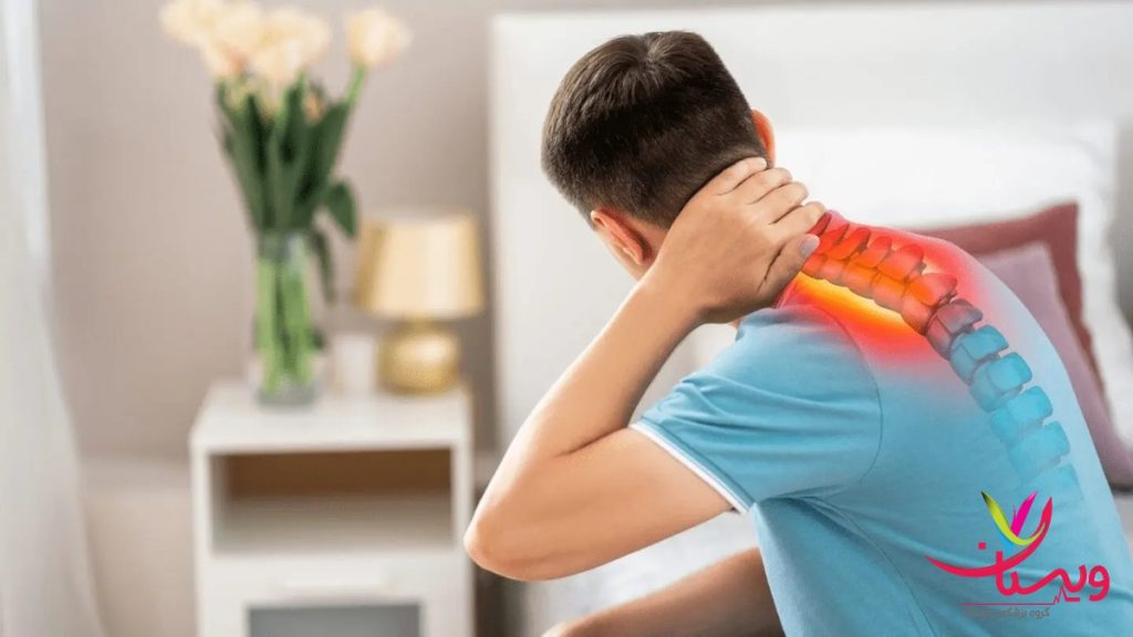 علائم عصبی ناشی از فشار دیسک گردن حالت نشستن فردی با درد تیرکشنده ناشی از دیسک گردن