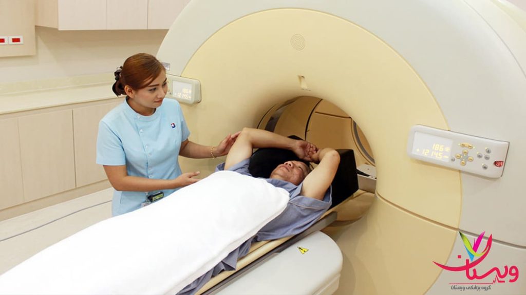 تنظیم موقعیت دقیق بدن برای سی تی آنژیو قلب قرار گرفتن بیمار در موقعیت مناسب برای شروع تصویربرداری قلبی