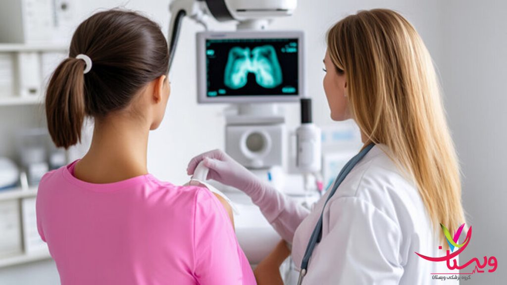 توضیح نتایج ماموگرافی به بیمار با نمایش تصاویر پزشکی