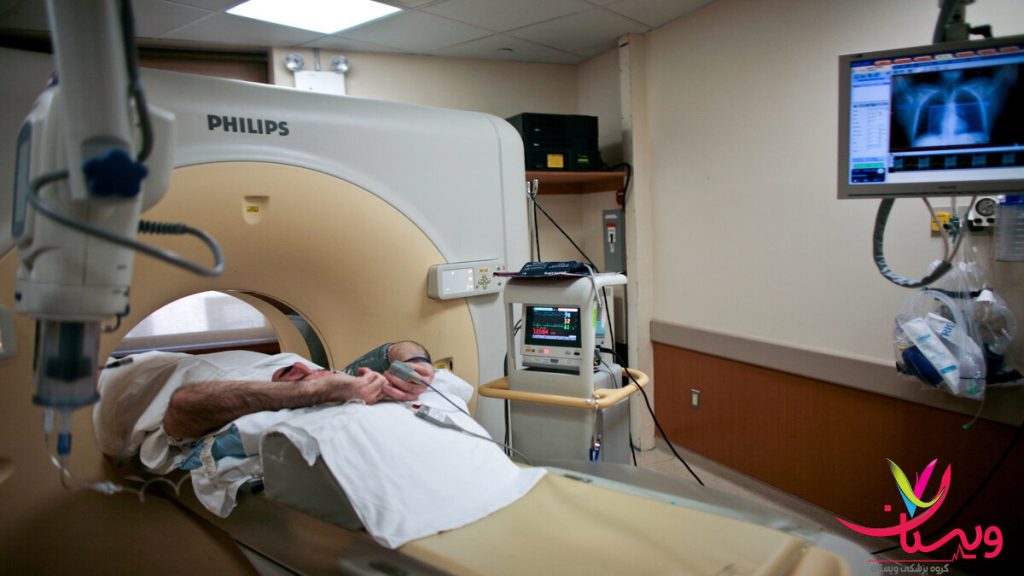 پایش دقیق سی تی ریه با مانیتورینگ همزمان تصویری سی تی اسکن ریه با نظارت بر صفحه نمایش در لحظه